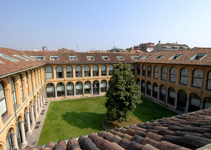 Milan Hotels with Balcony