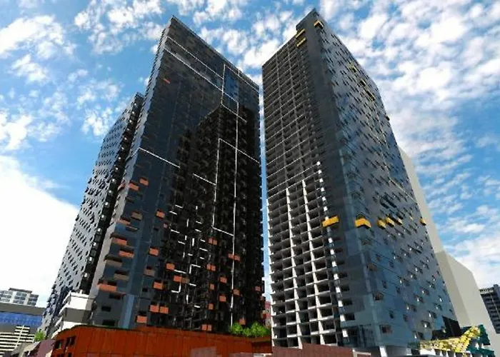 Melbourne Hotels with Balcony