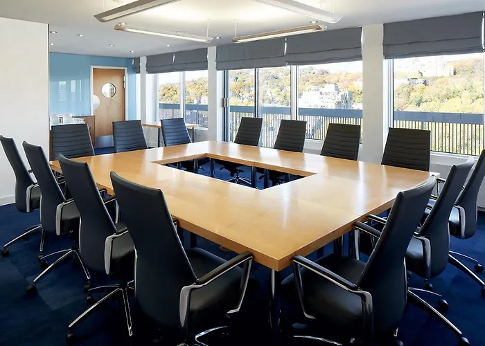 Montreal Hotels with Balcony